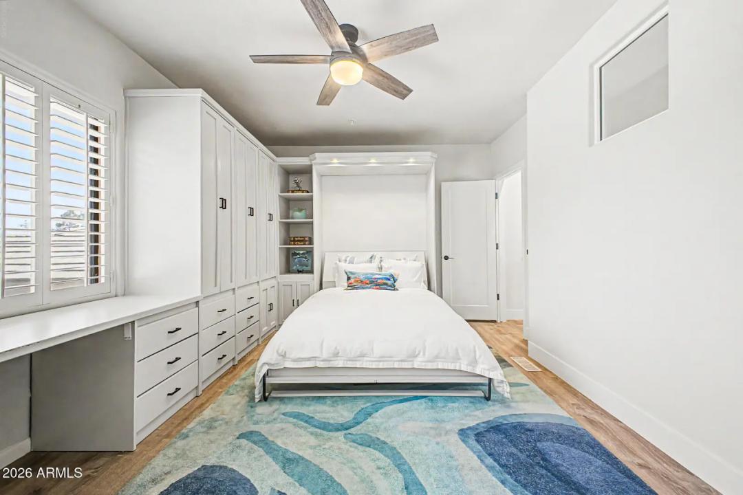 Real Estate Picture 32