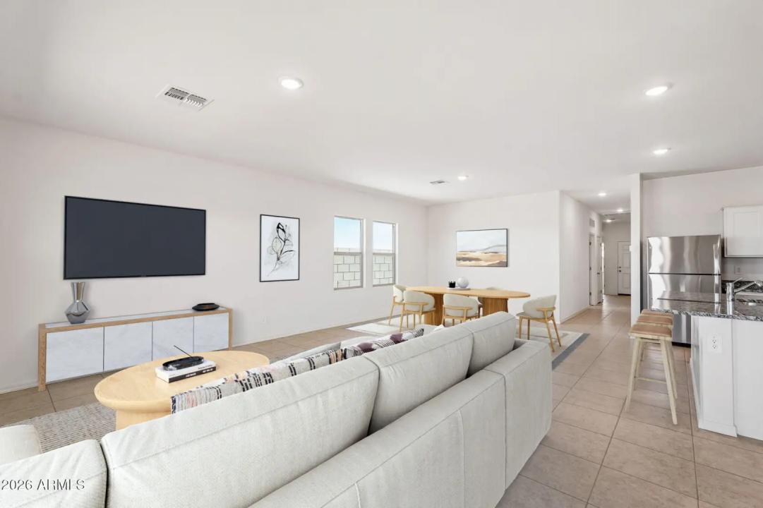 Real Estate Picture 4