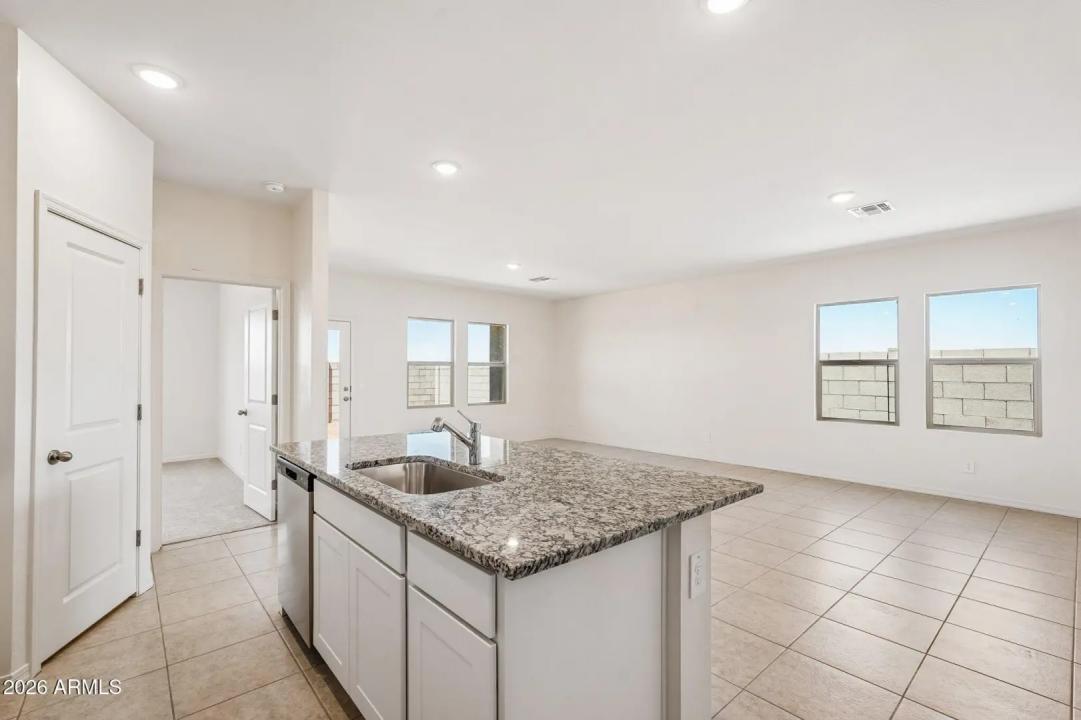 Real Estate Picture 15