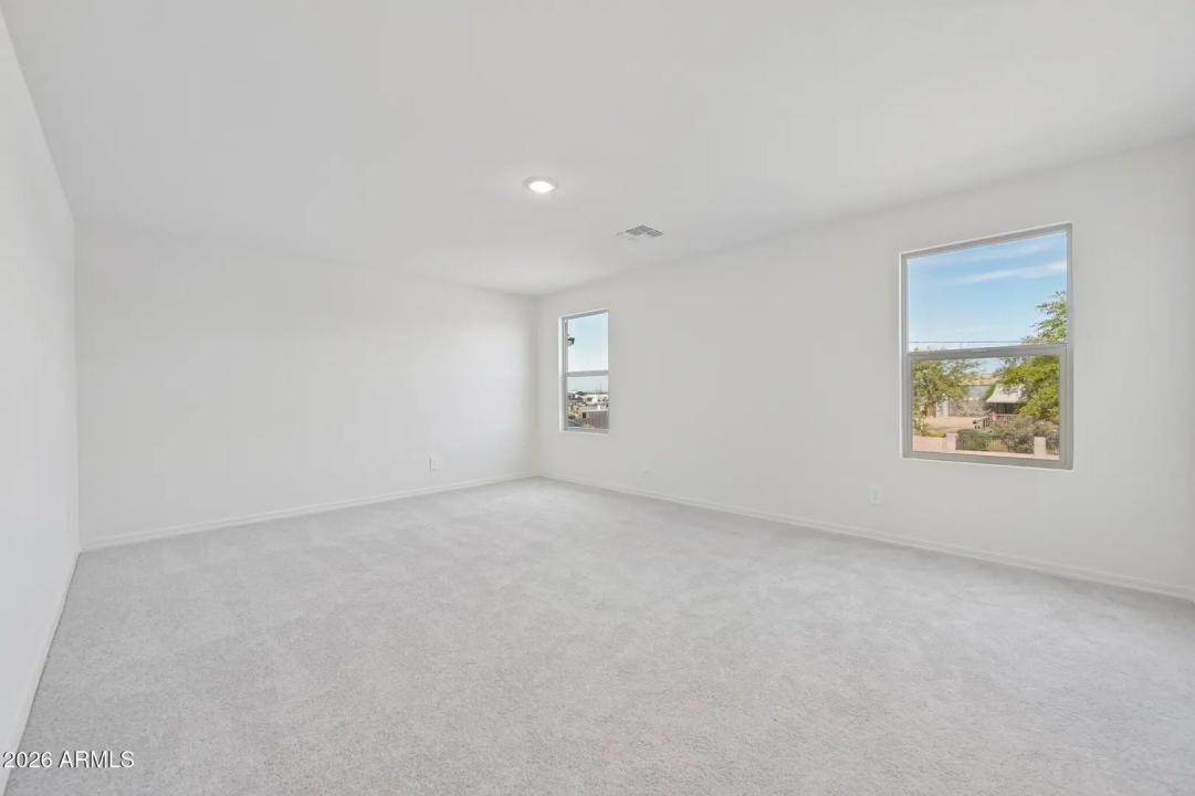 Real Estate Picture 7
