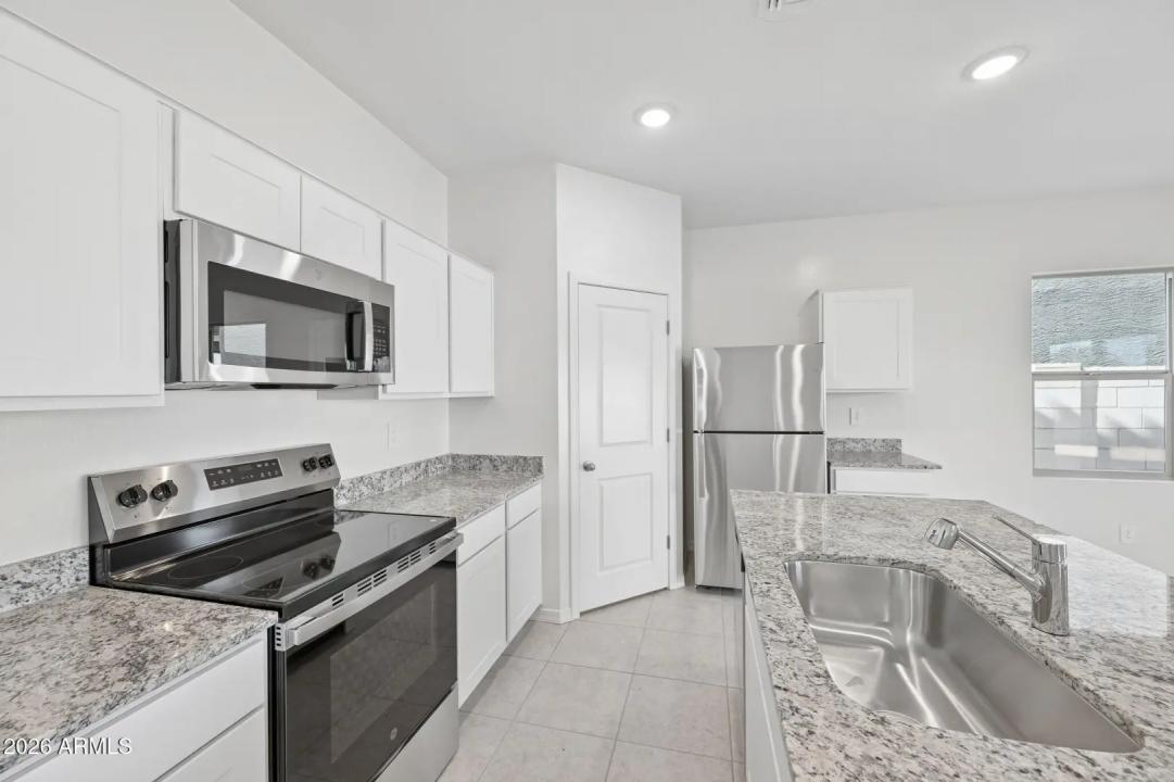 Real Estate Picture 30