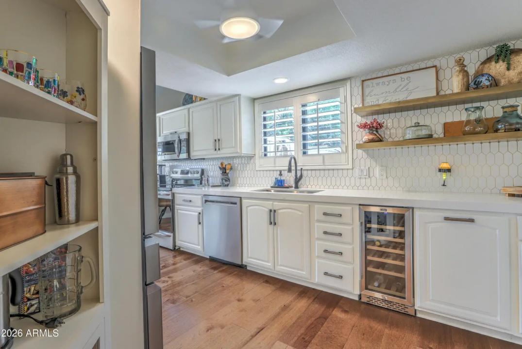 Real Estate Picture 6