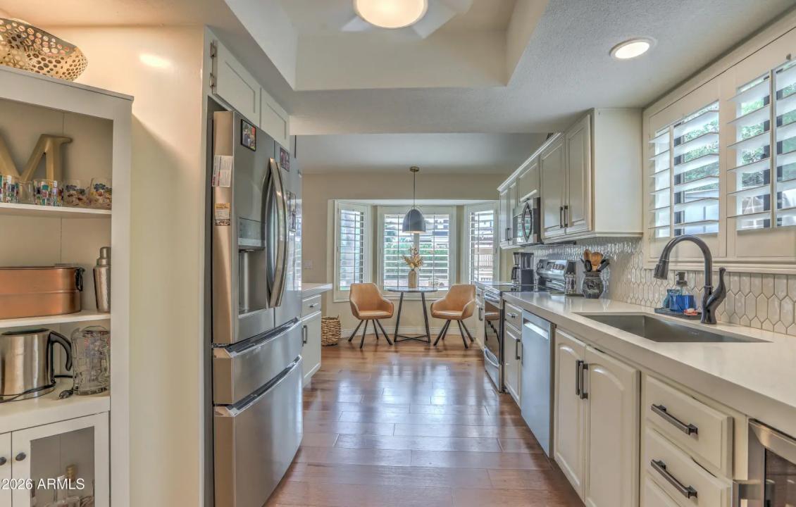 Real Estate Picture 7
