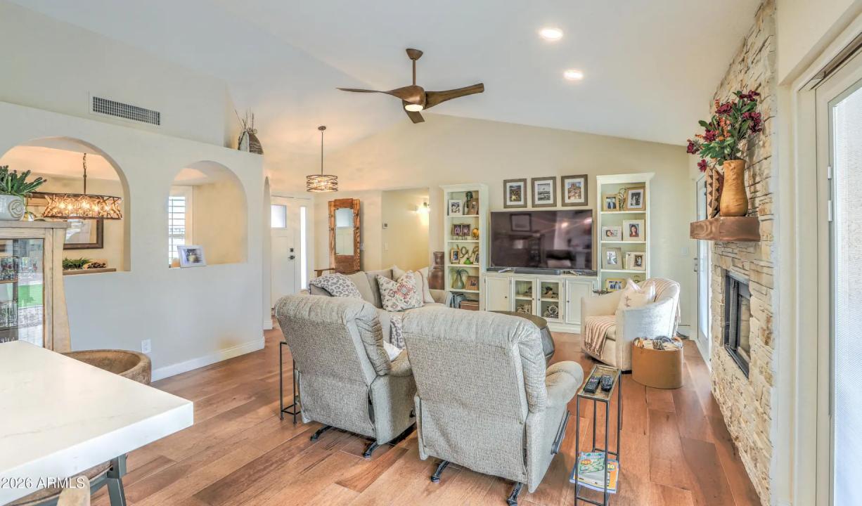 Real Estate Picture 16