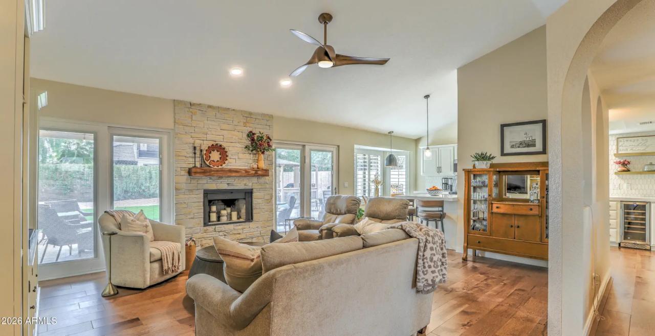 Real Estate Picture 17