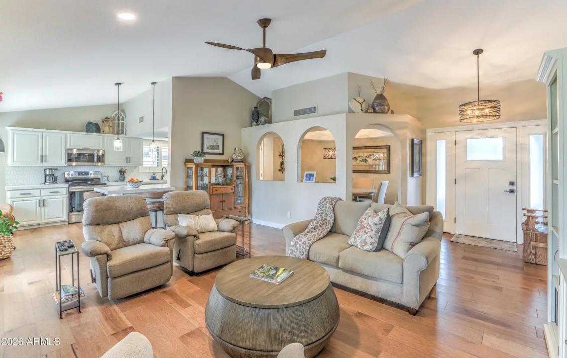 Real Estate Picture 10