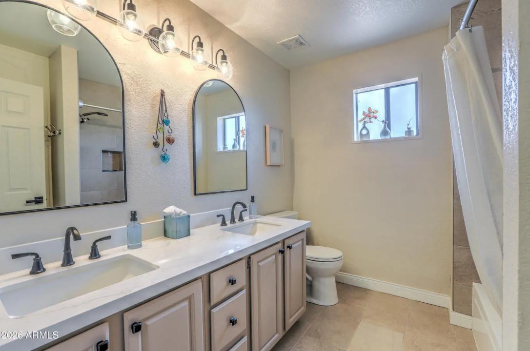Real Estate Picture 20