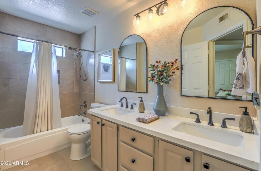 Real Estate Picture 23