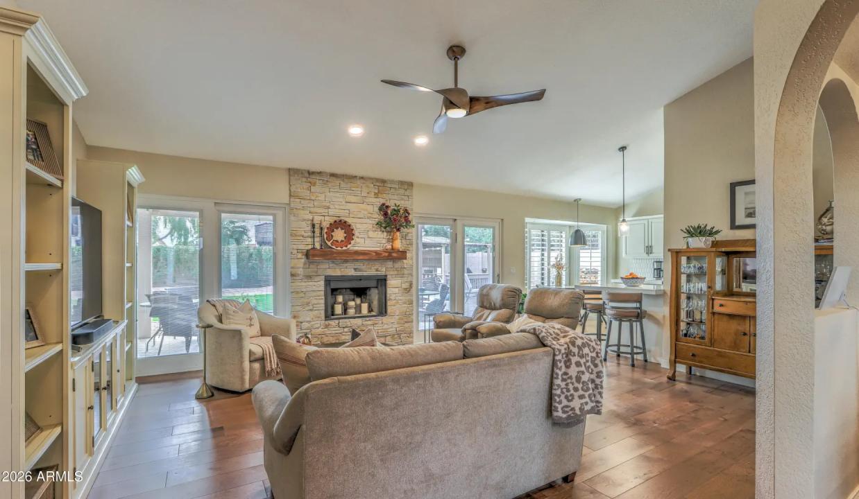 Real Estate Picture 12