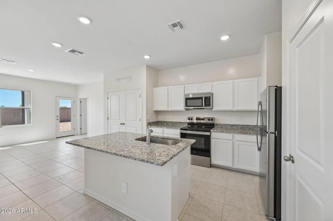 Real Estate Picture 10