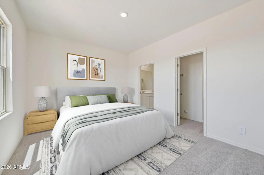 Real Estate Picture 18