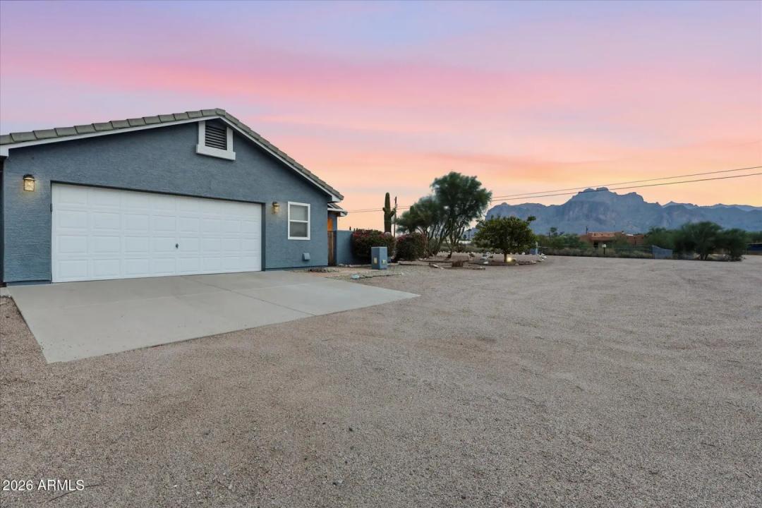 Real Estate Picture 4