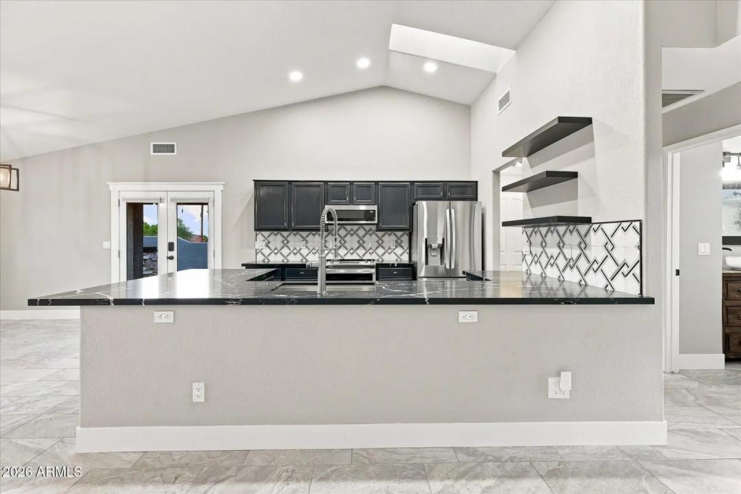 Real Estate Picture 13
