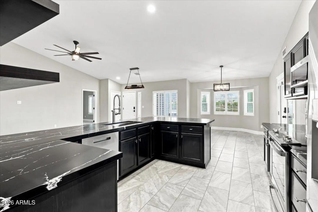 Real Estate Picture 18