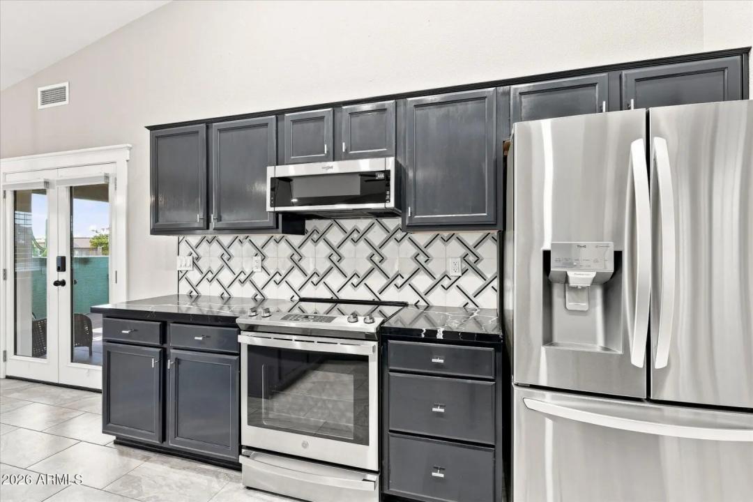 Real Estate Picture 19
