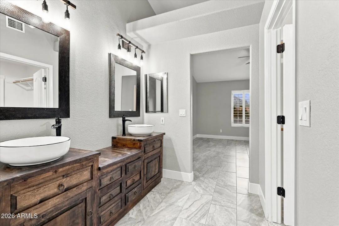 Real Estate Picture 34