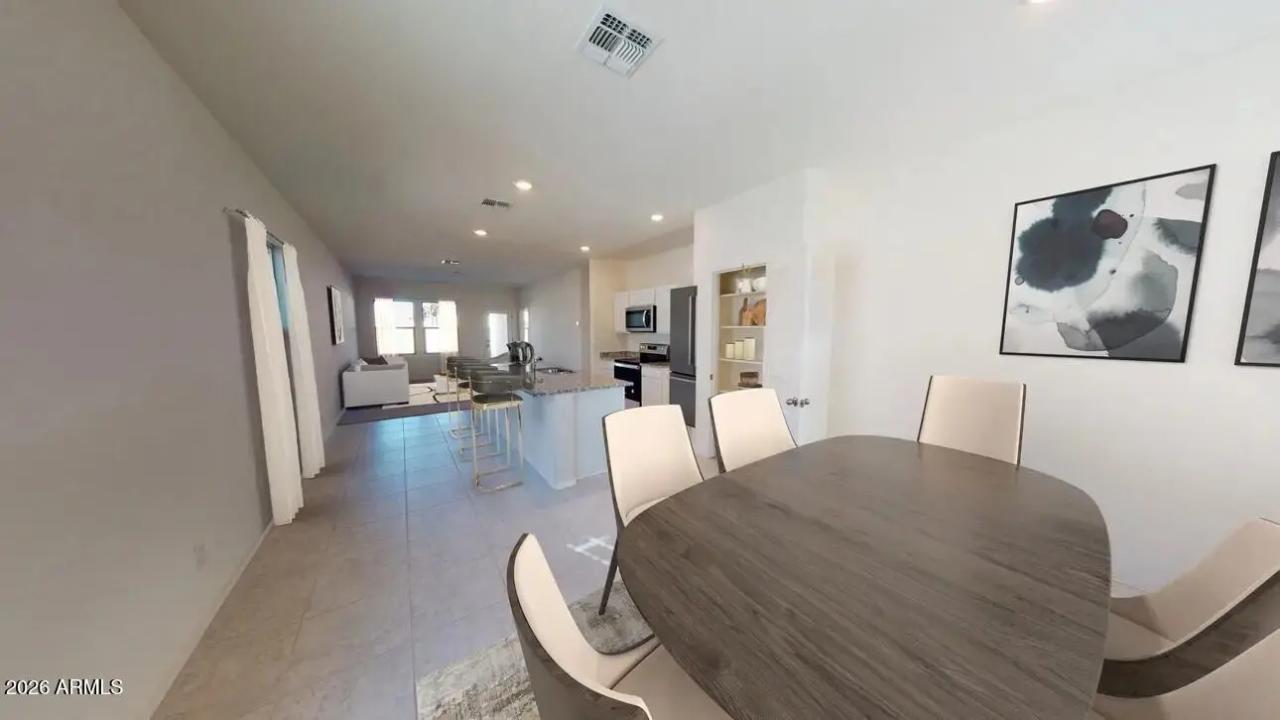 Real Estate Picture 5