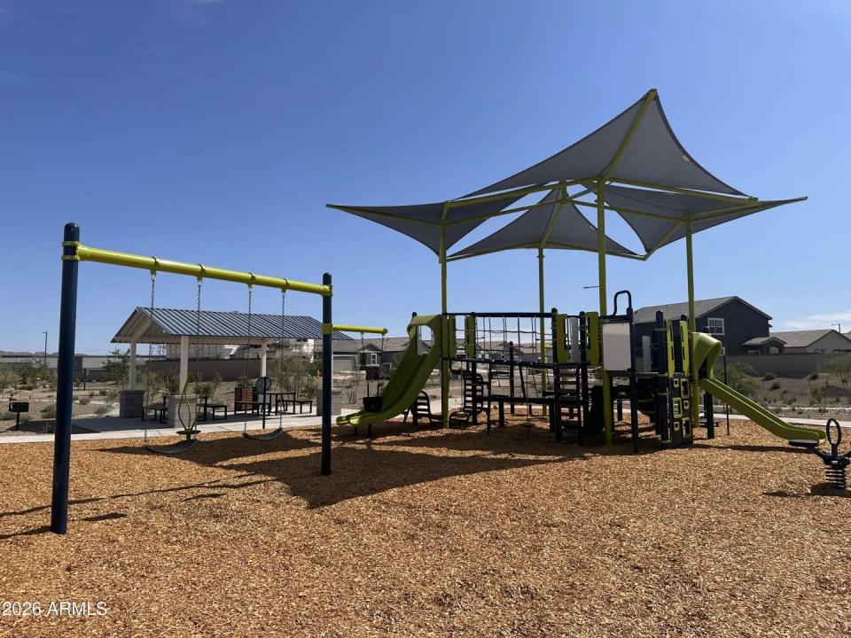 Real Estate Picture 19