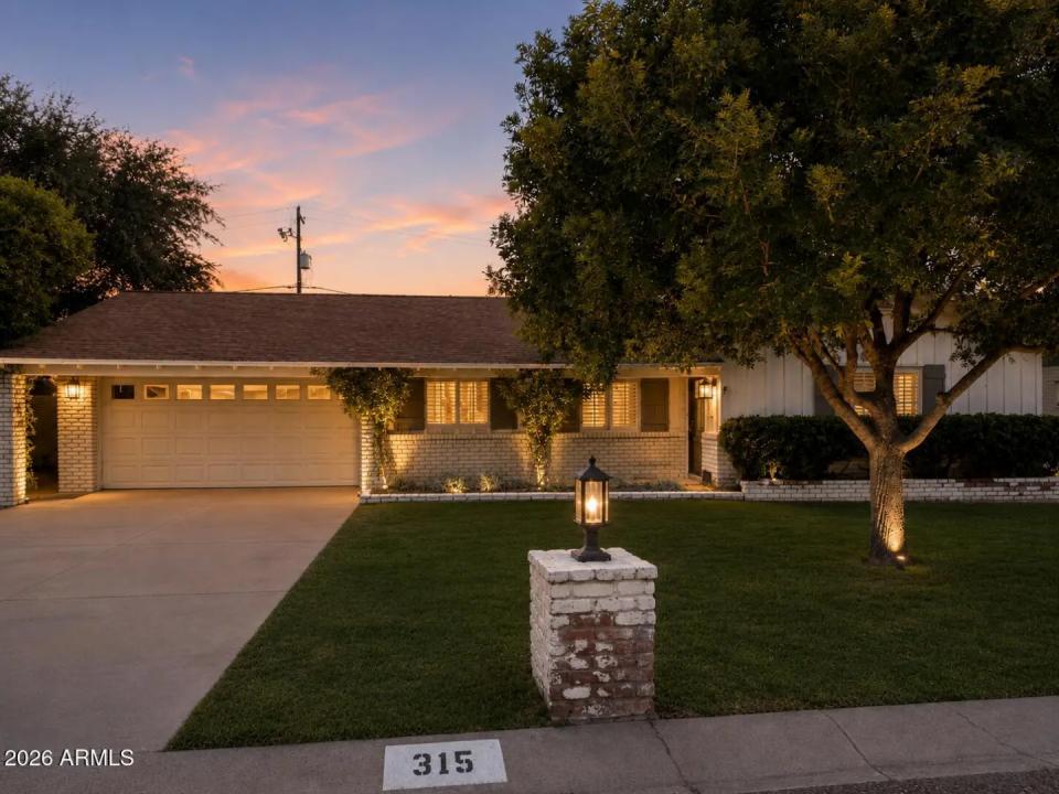 315 E KEIM Drive Phoenix AZ 85012