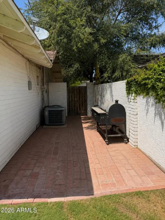 Real Estate Picture 16