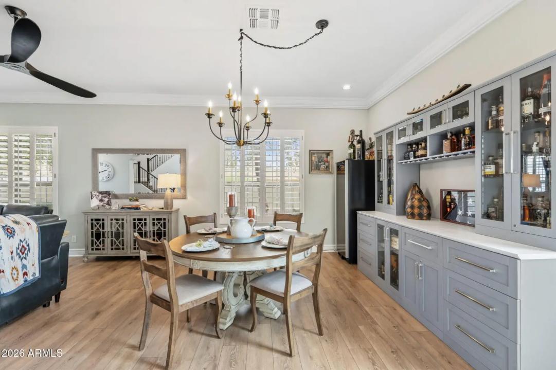 Real Estate Picture 9