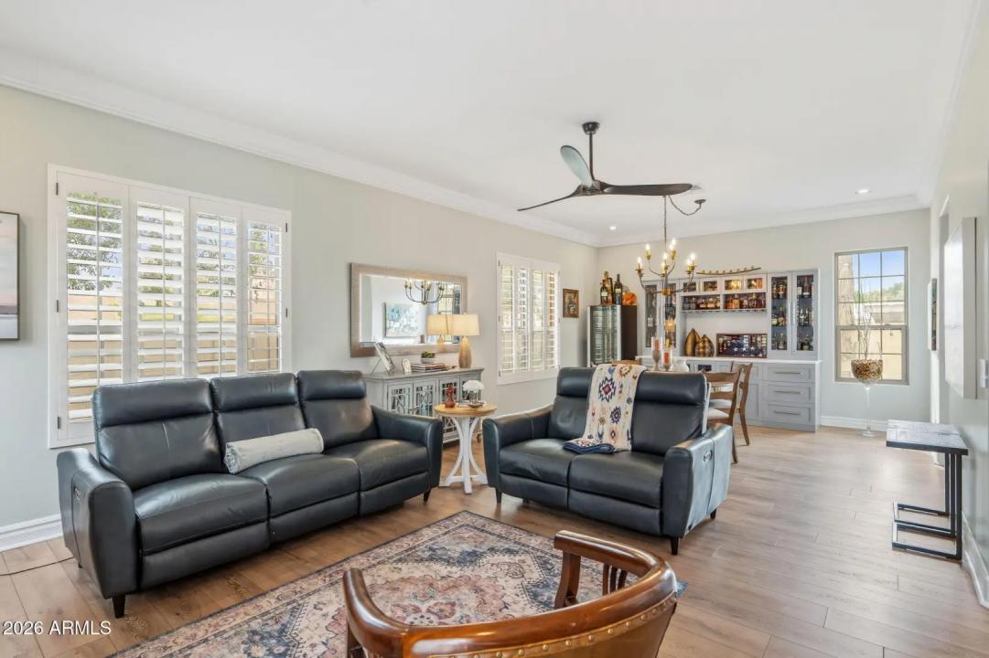 Real Estate Picture 11
