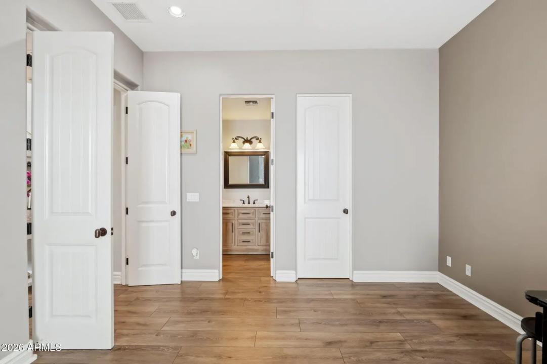 Real Estate Picture 12