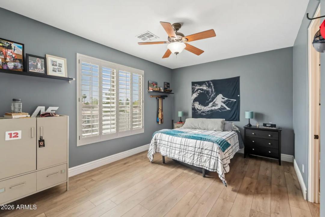 Real Estate Picture 23