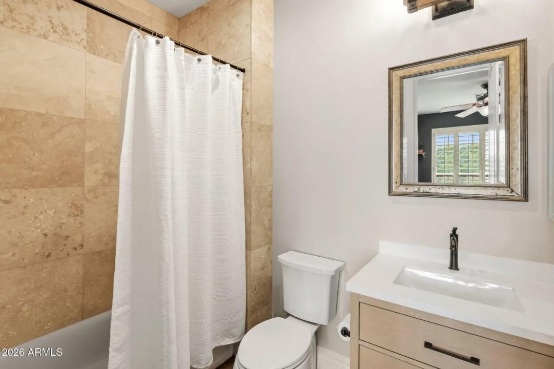 Real Estate Picture 25