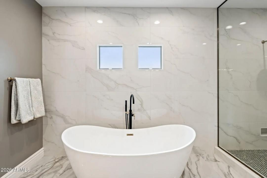 Real Estate Picture 34