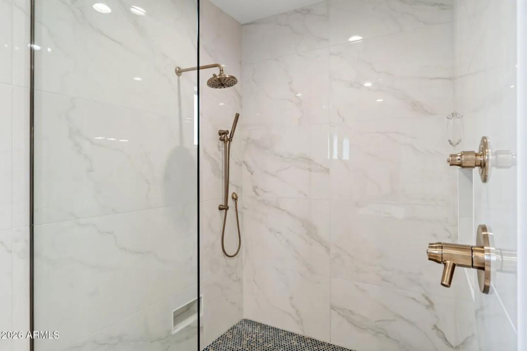 Real Estate Picture 37