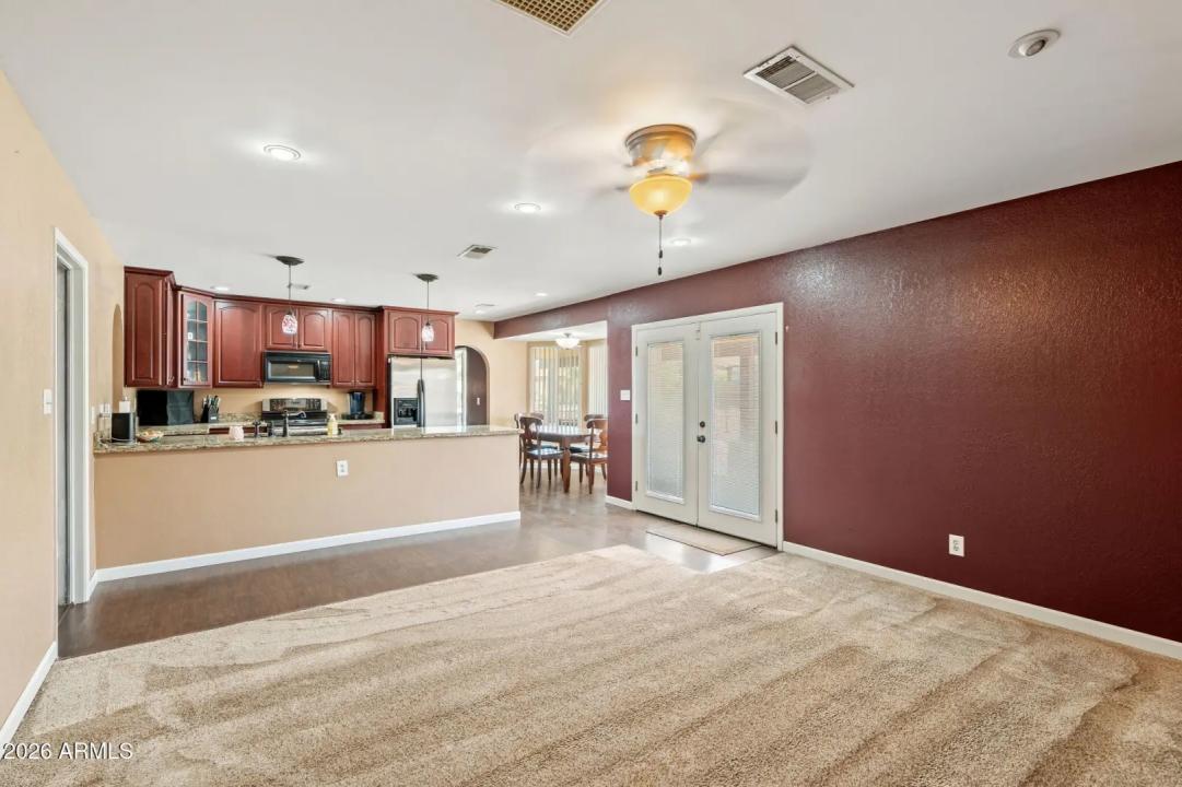 Real Estate Picture 5