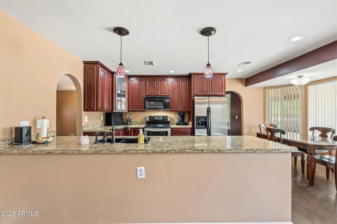 Real Estate Picture 6