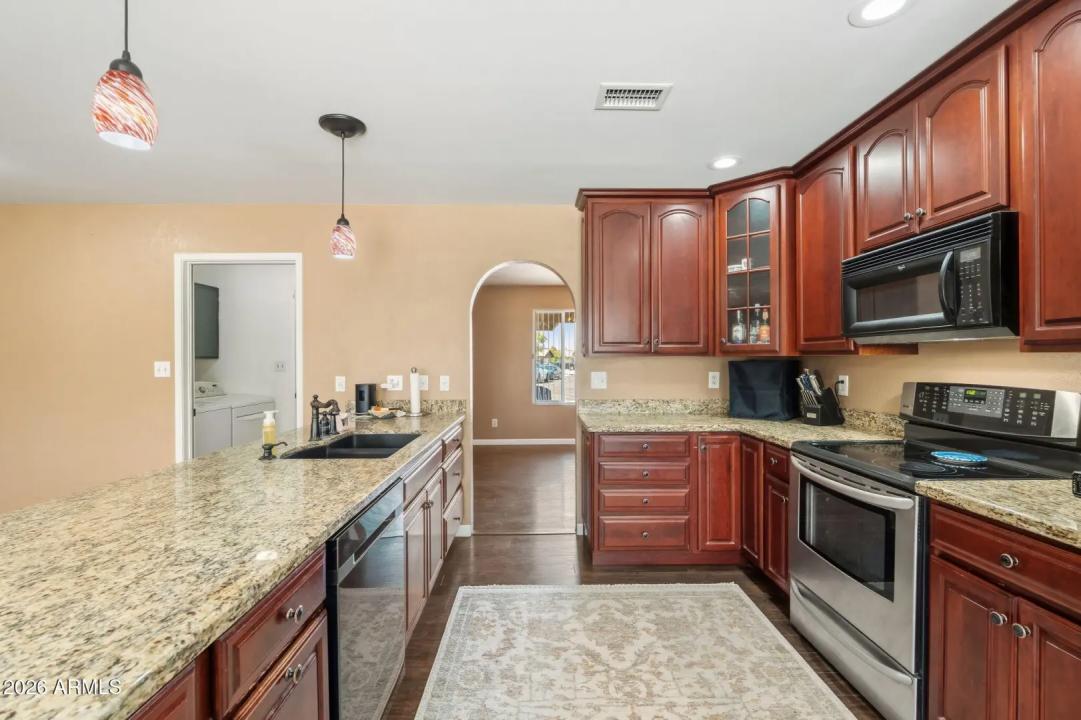 Real Estate Picture 8