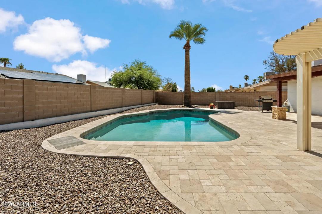 Real Estate Picture 24