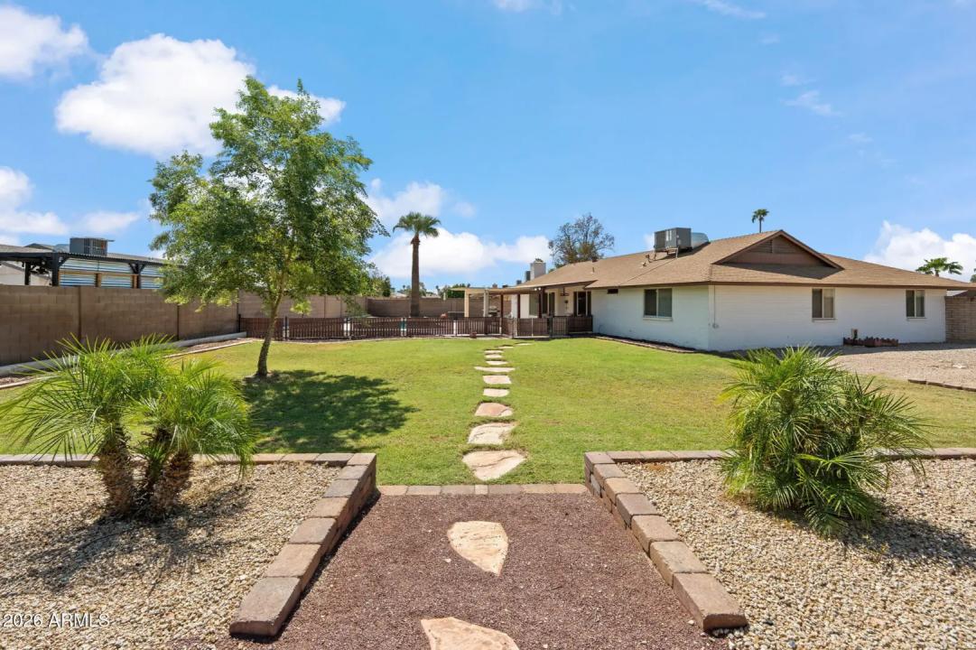 Real Estate Picture 3