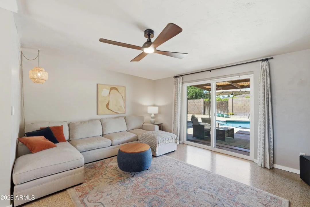 Real Estate Picture 14