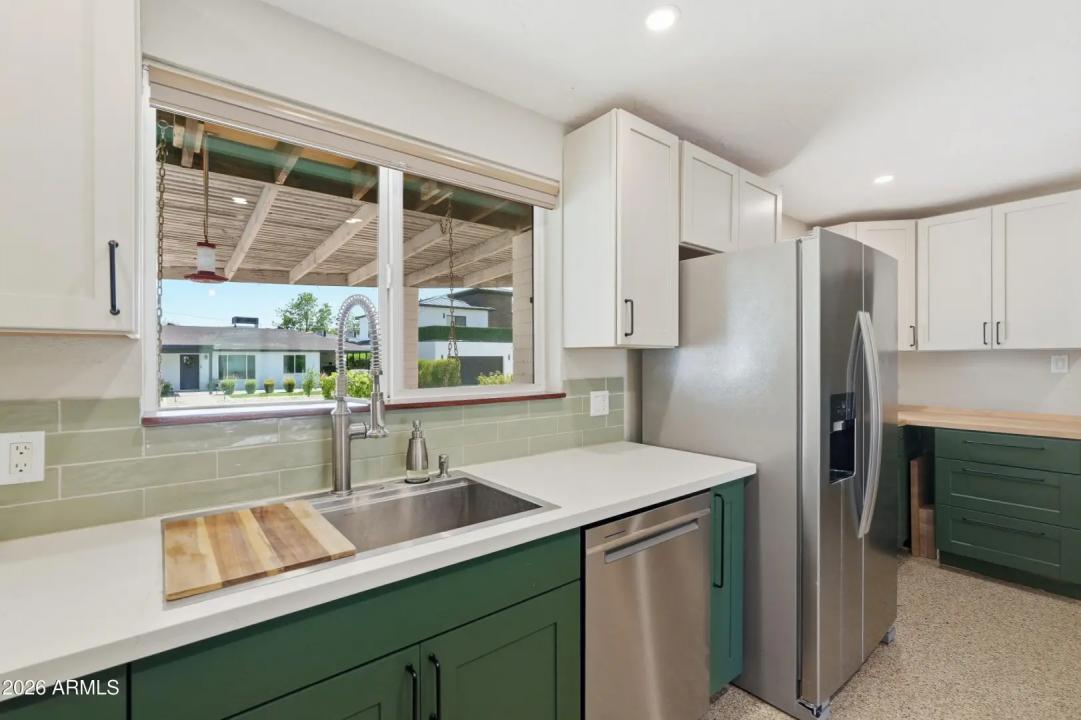 Real Estate Picture 10