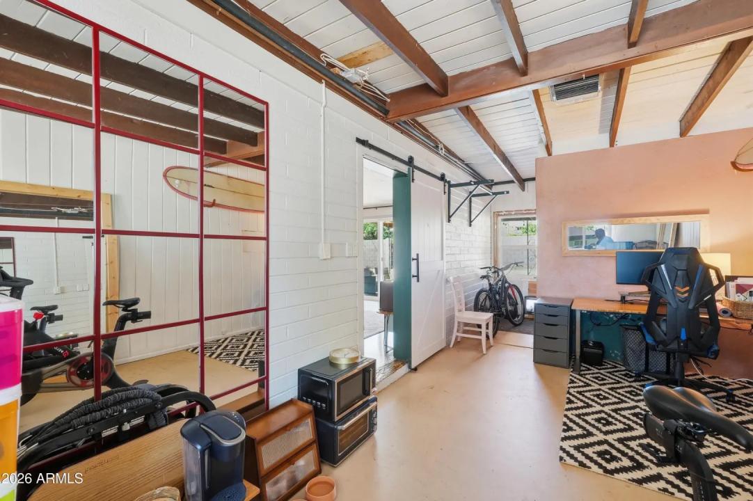 Real Estate Picture 18