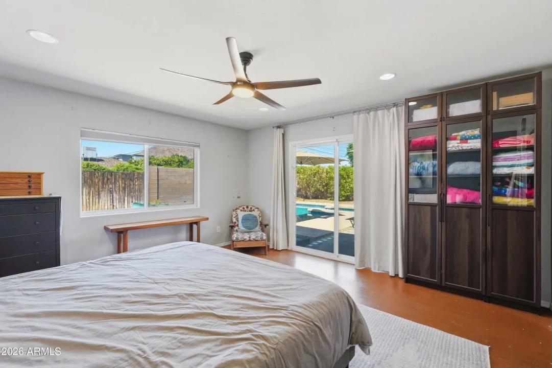 Real Estate Picture 23