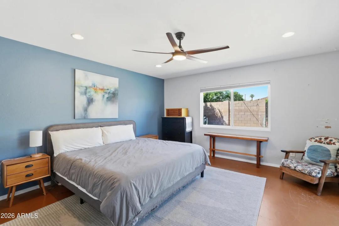 Real Estate Picture 24