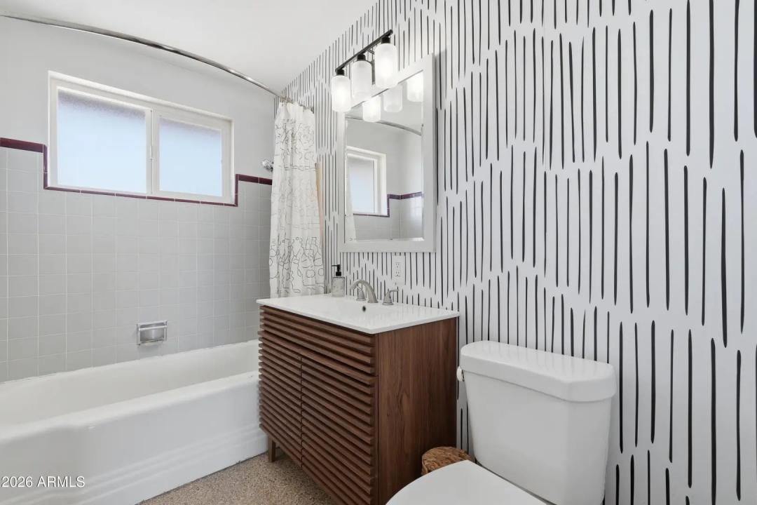 Real Estate Picture 28