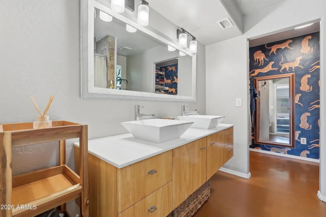 Real Estate Picture 29