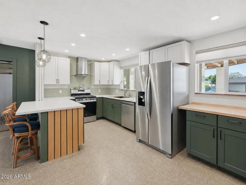Real Estate Picture 9