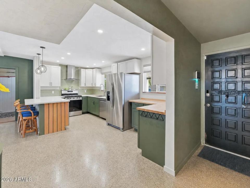 Real Estate Picture 7