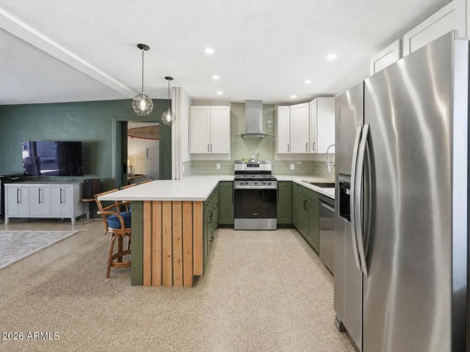 Real Estate Picture 8