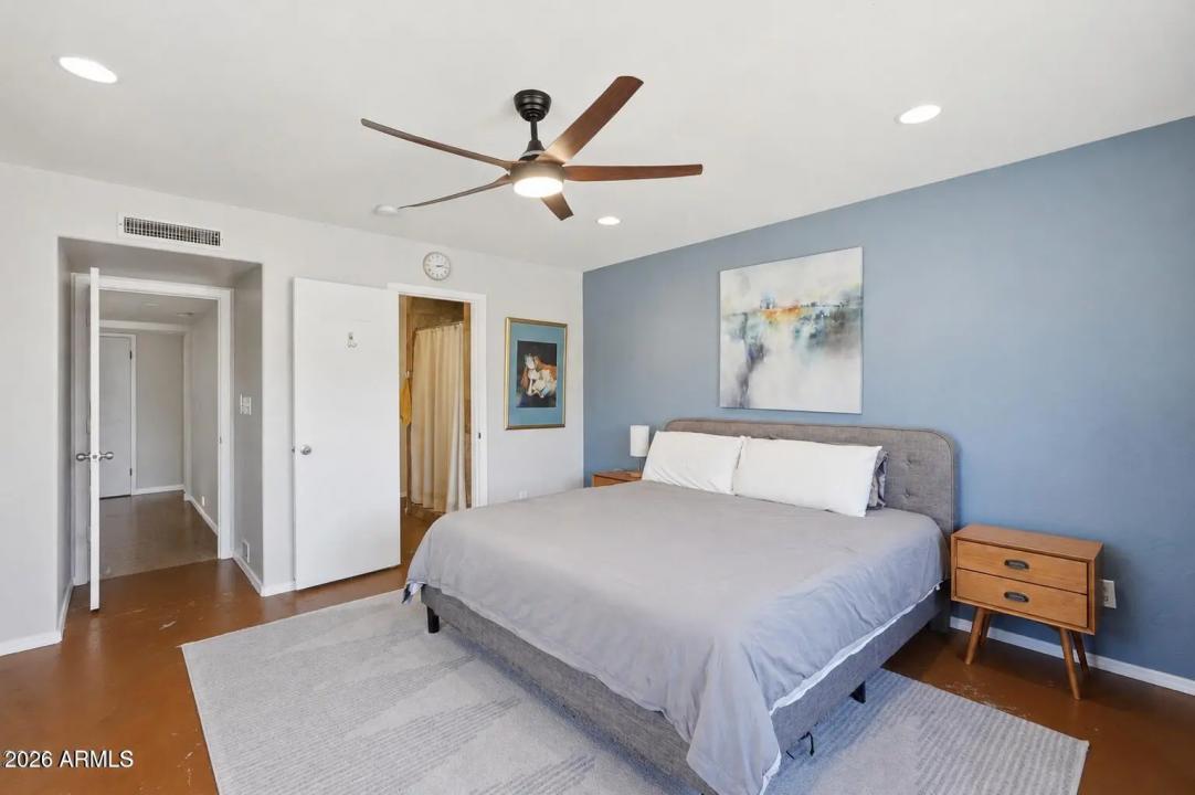 Real Estate Picture 25