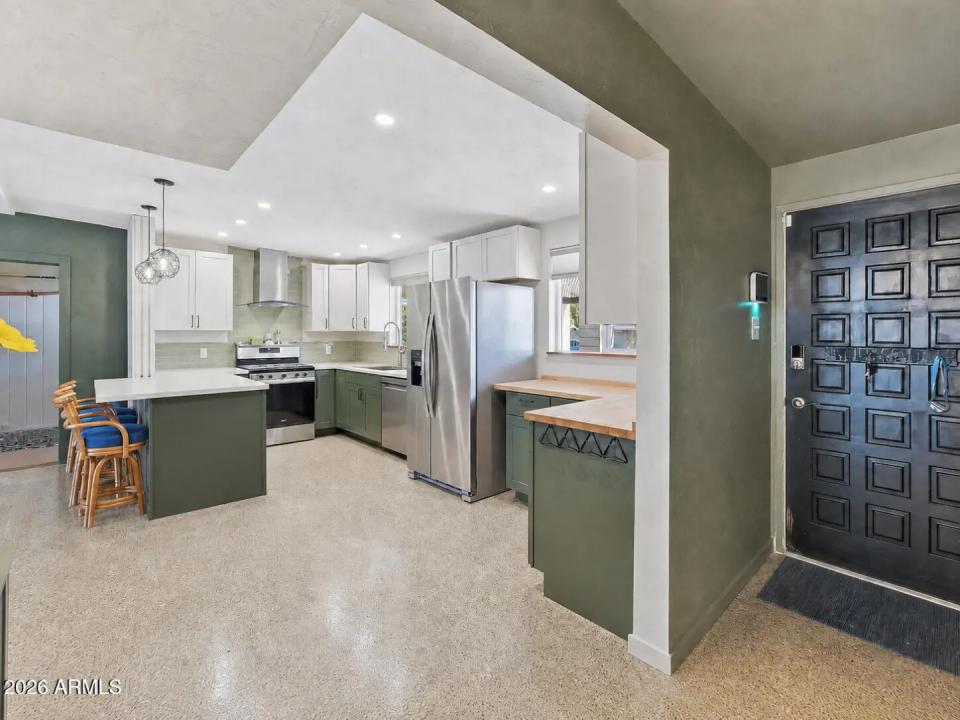 Real Estate Picture 7