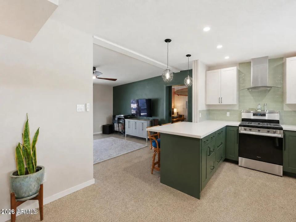 Real Estate Picture 11