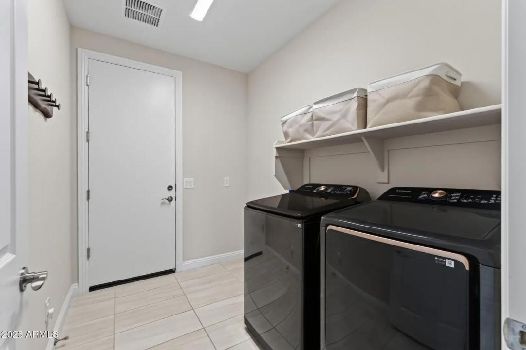 Real Estate Picture 42